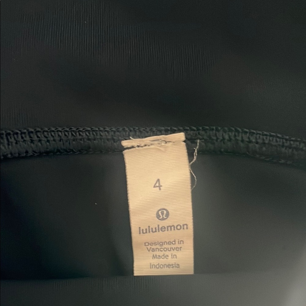 Lululemon Athletica Black Leggings for Versatile Comfort - Picture 2 of 7